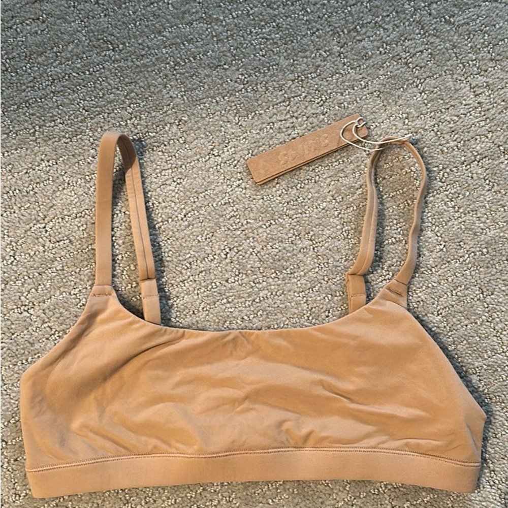 SKIMS Fits Everybody scoop bralette in Ochre - size S NWT